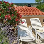 Vala Διαμέρισμα *